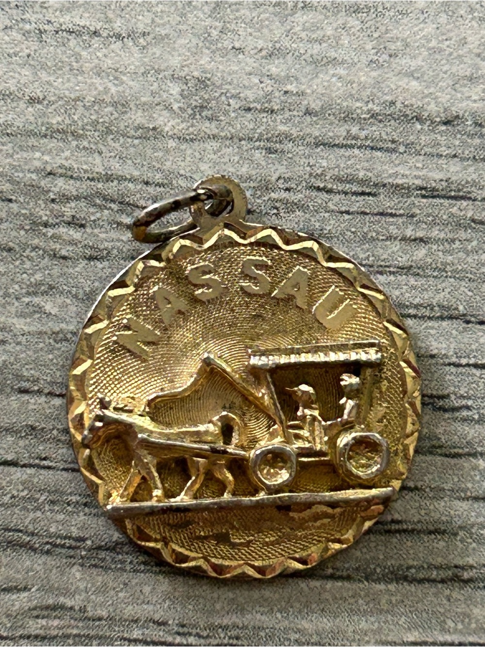 Vintage 70’s Nassau Horse & Buggy Round Charm Pendant 12k GF charm